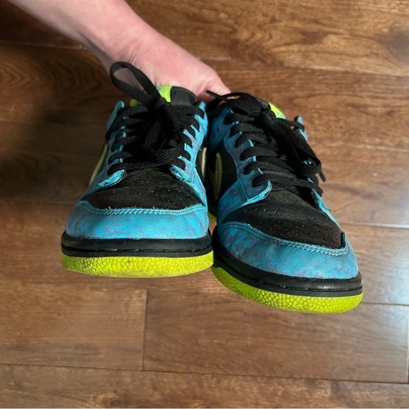 Nike Low Dunk - Picture 6 of 12